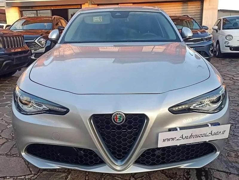 Usata Alfa Romeo Giulia Super 190 CV (139 kW) 2019 Argento Berlina