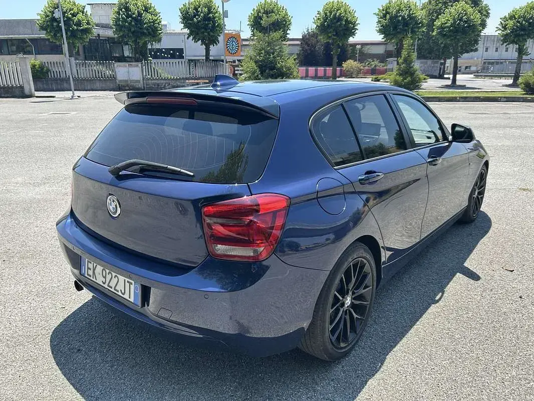 Usata BMW 120 Sport Line 184 CV (135 kW) 2011 Bluazzurro Utilitaria