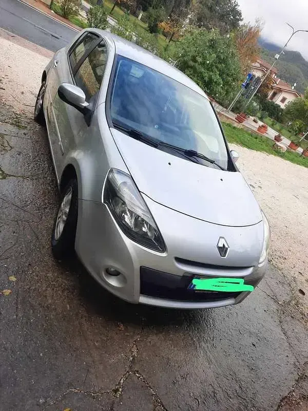Usata Renault Clio II 75 CV (55 kW) 2011 Berlina