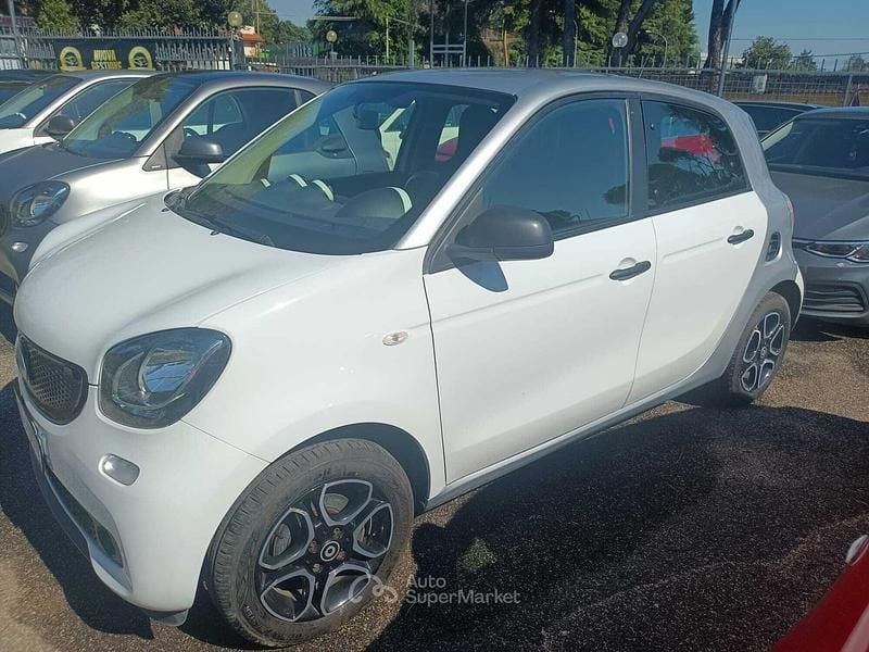 Usata Smart ForFour 71 CV (52 kW) 2017 Argento Utilitaria