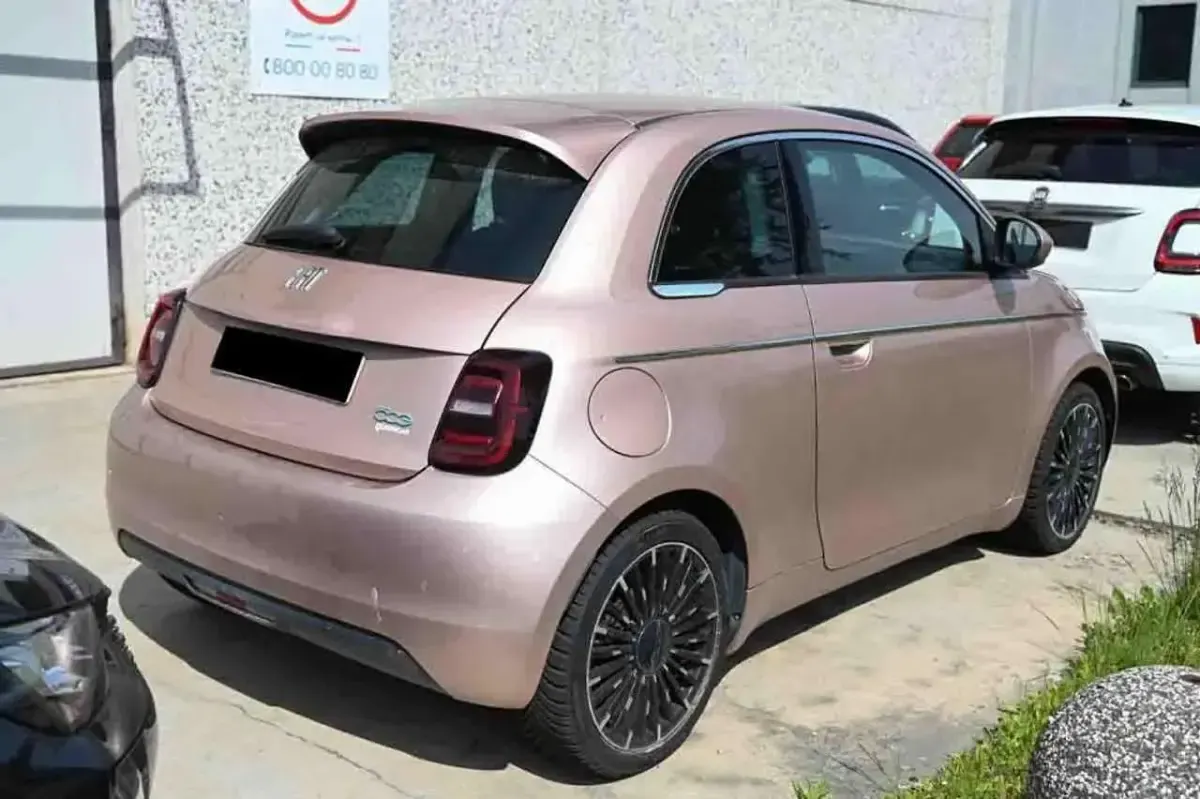 Usata Fiat 500e Icon 42 kW (58 CV) 2022 Rosa Berlina