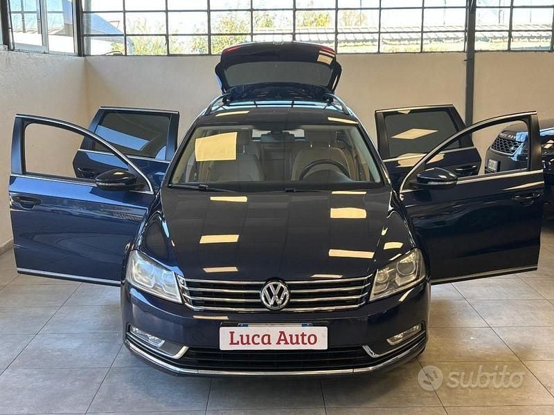 Usata VW Passat 140 CV (102 kW) 2014 Blu Station wagon