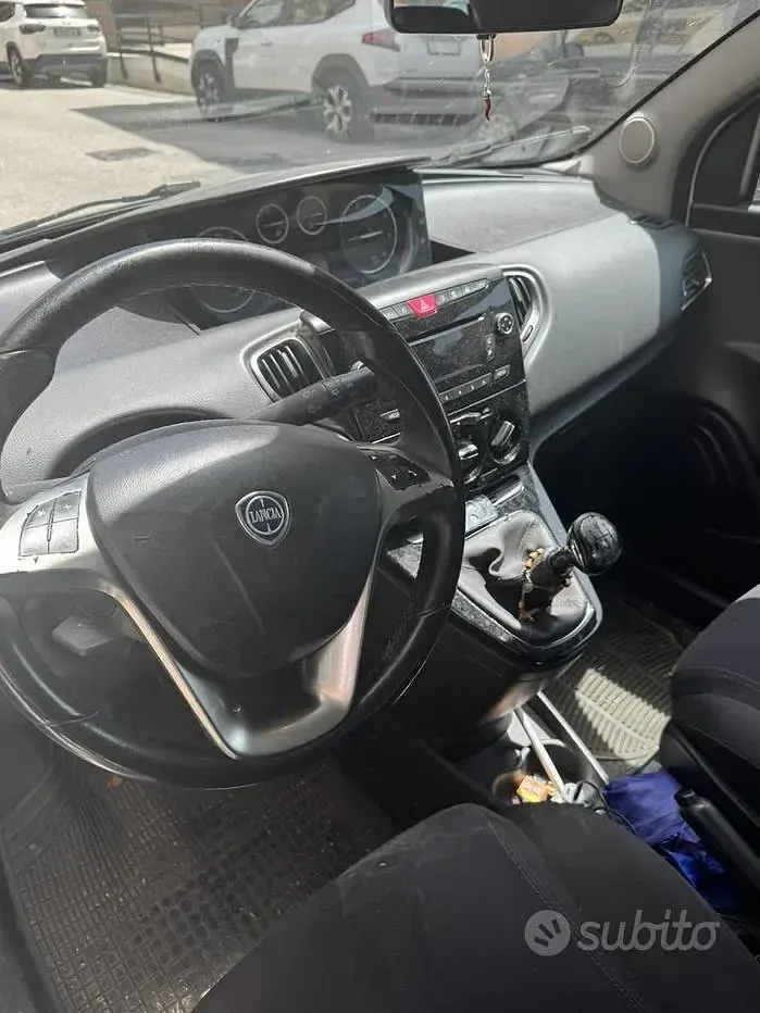Usata Lancia Ypsilon 95 CV (69 kW) 2013 Bianco Utilitaria