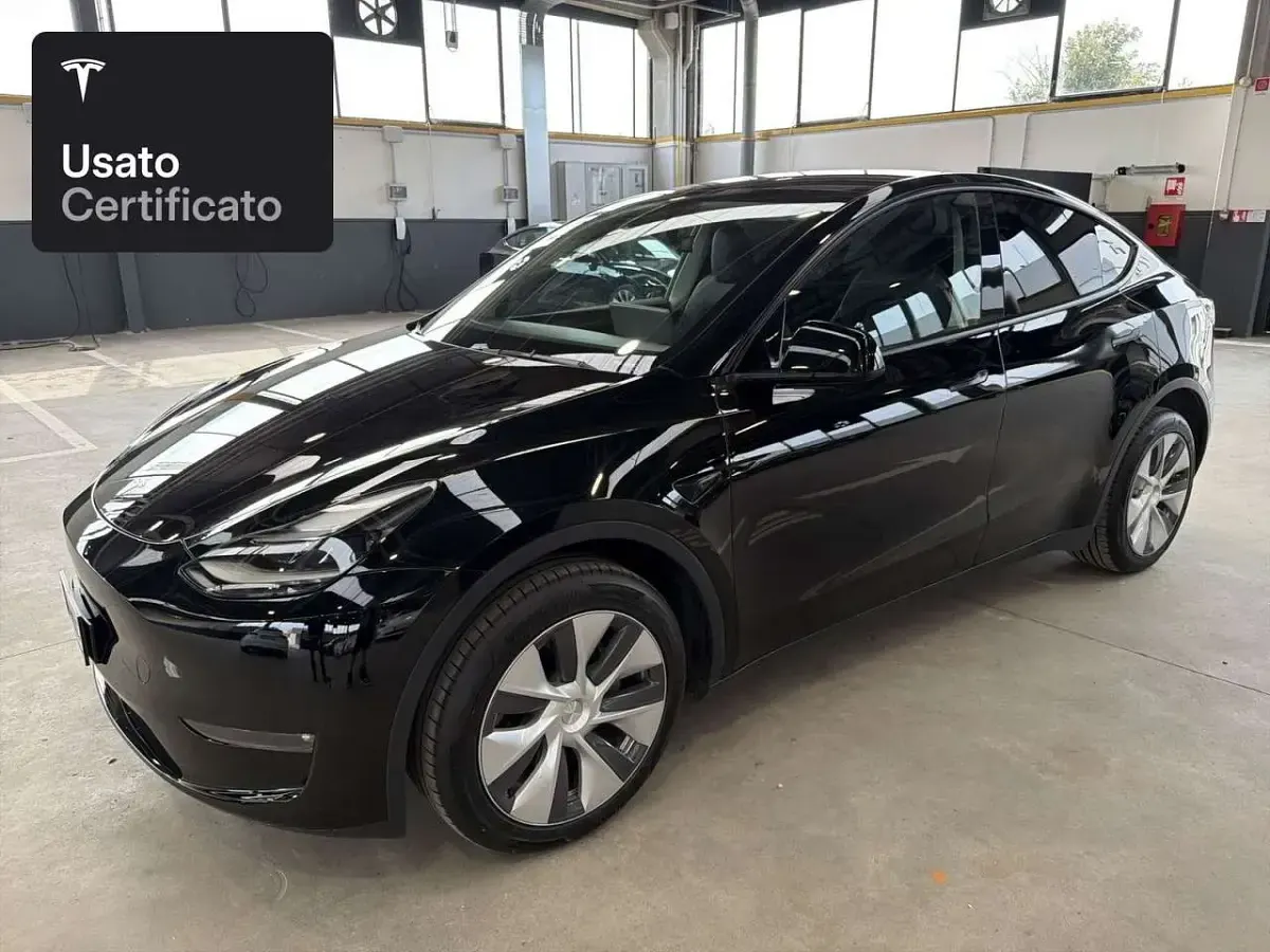 Usata Tesla Model Y Long Range AWD 258 kW (351 CV) 2024 Solid black SUV