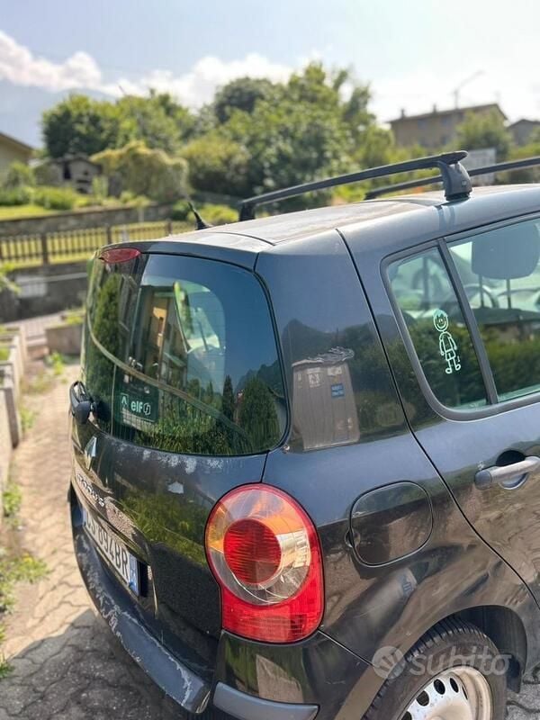 Usata Renault Modus 75 CV (55 kW) 2005 Nero Monovolume