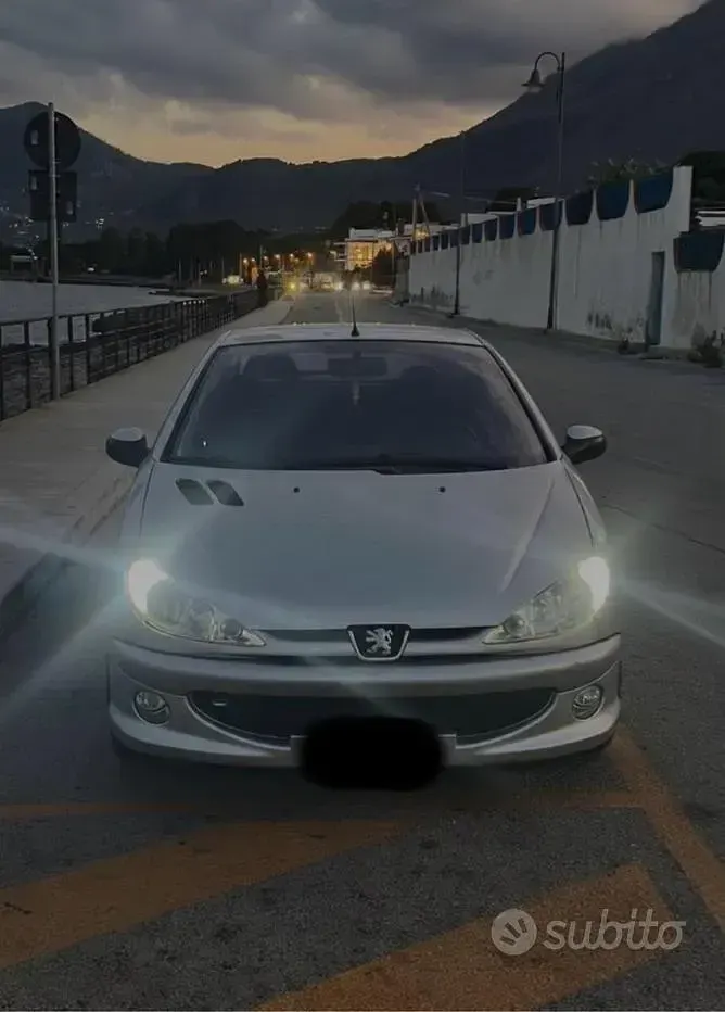 Usata Peugeot 206 109 CV (80 kW) 2005 Grigio Cabrio