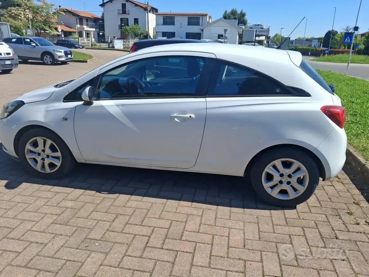 Usata Opel Corsa Selection 90 CV (66 kW) 2015 Bianco Utilitaria