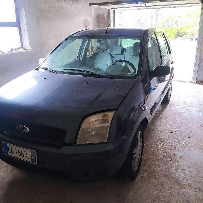 Usata Ford Fusion Zetec 68 CV (50 kW) 2003 Monovolume