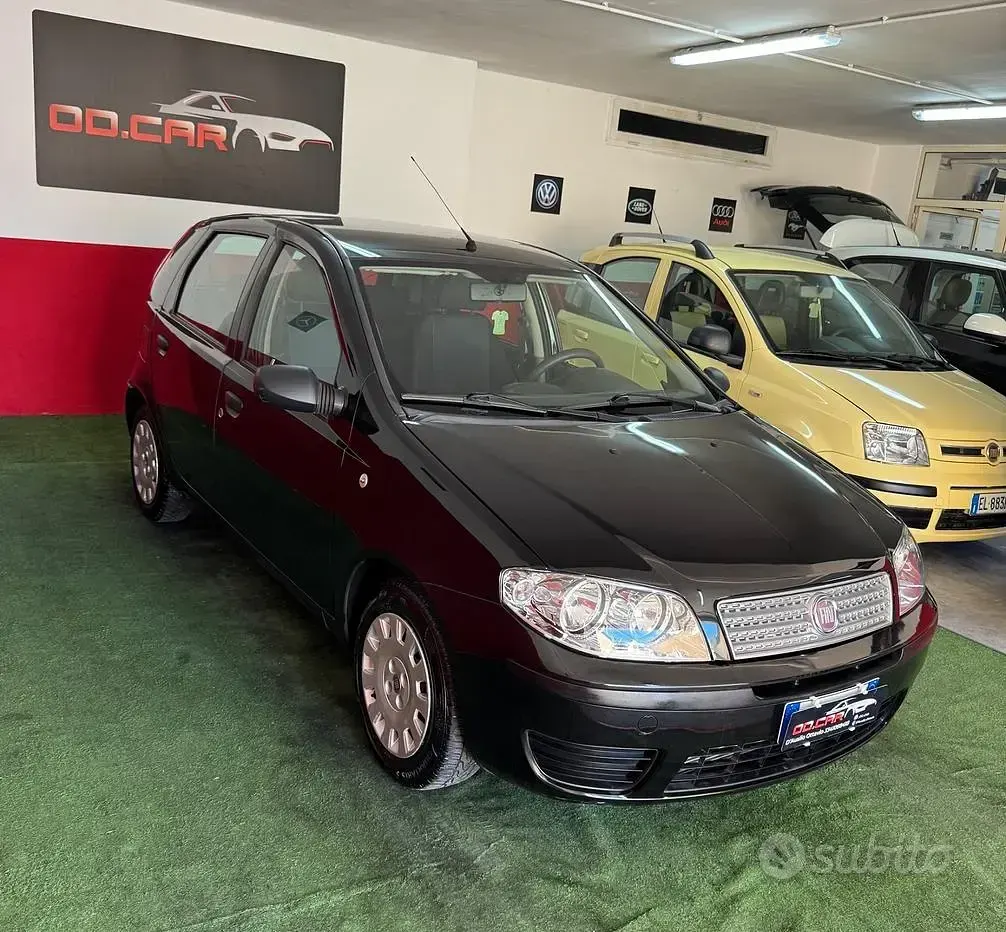 Usata Fiat Punto Active 69 CV (50 kW) 2010 Nero Utilitaria