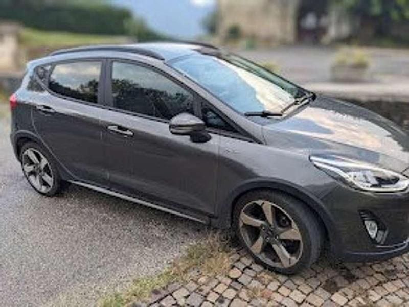 Usata Ford Fiesta Active 86 CV (63 kW) 2018 Grigio Berlina
