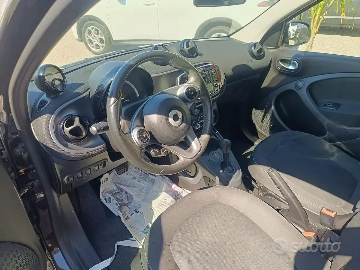 Begagnad Smart ForFour 71 HK (52 kW) 2018 Grå Halvkombi