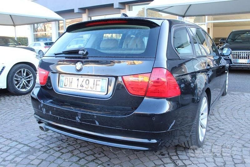 Usata BMW 320 Efficient Dynamics 177 CV (130 kW) 2009 Nero metallizzato Station wagon