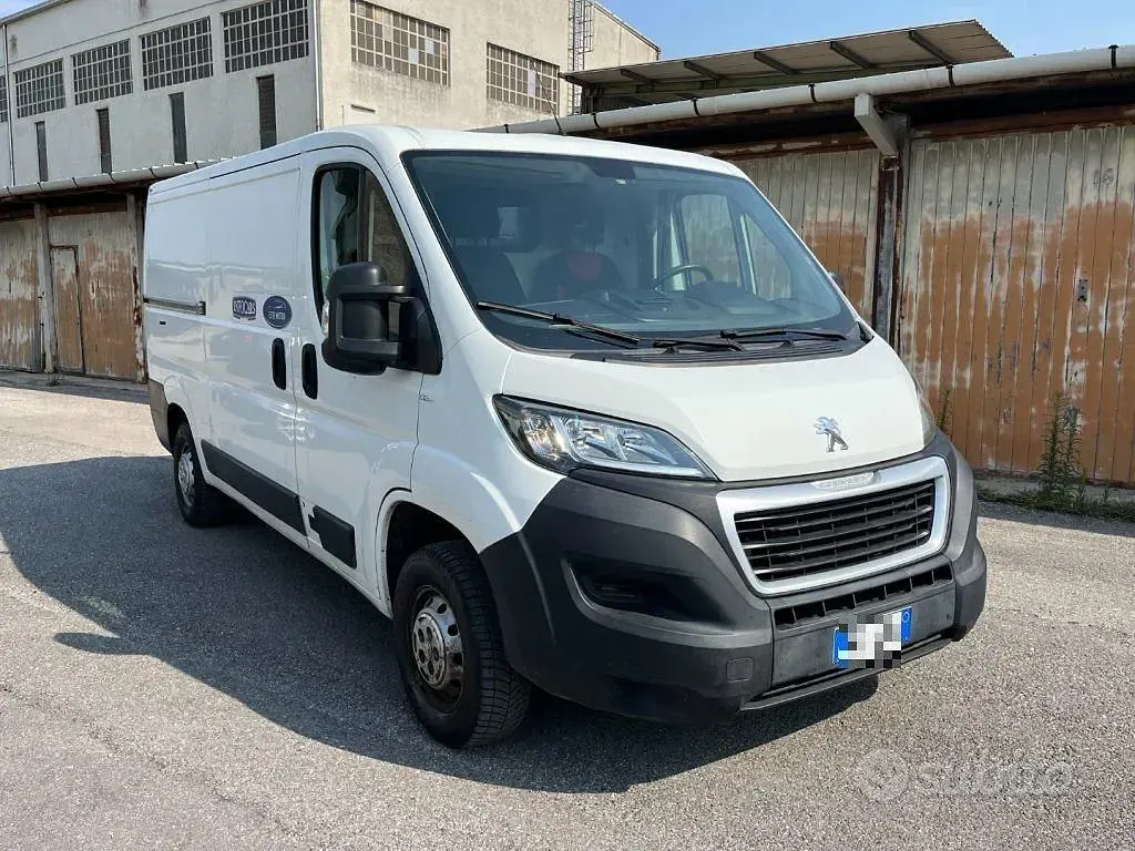 Usata Peugeot Boxer 131 CV (96 kW) 2018 Bianco pastello Furgone