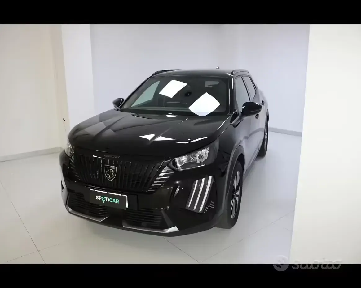 Usata Peugeot 2008 Allure 131 CV (96 kW) 2025 Nero perla SUV
