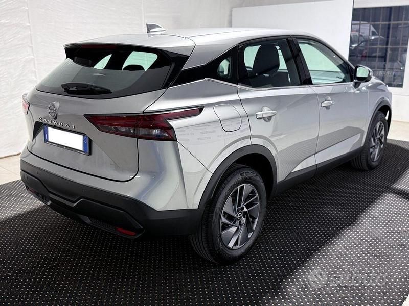 Usata Nissan Qashqai 158 CV (116 kW) 2024 Grigio metallizzato SUV