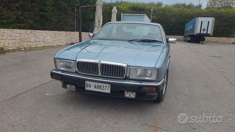 Usata Jaguar XJ40 234 CV (172 kW) 1989 Blu Berlina