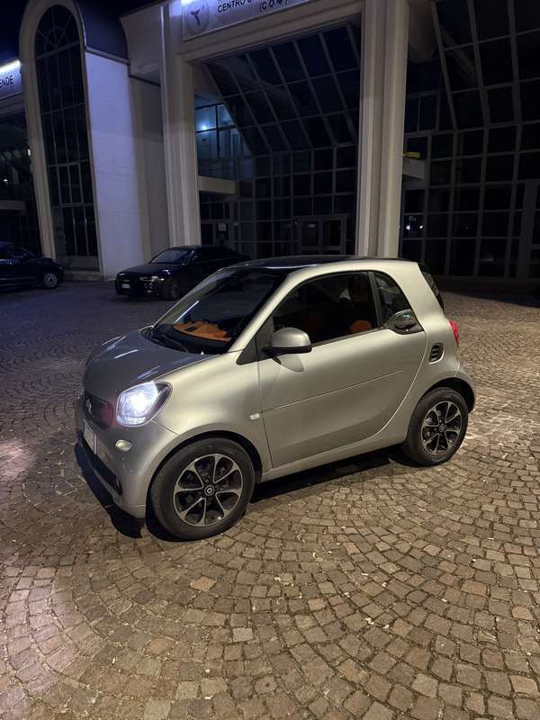 Usata 2016 Smart ForTwo Coupé Passion Due volumi | 13.900 € (Cara) - Immagine 1/4