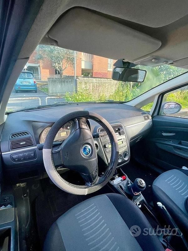 Usata Fiat Punto 75 CV (55 kW) 2007 Utilitaria