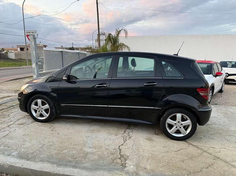 Usata Mercedes B200 140 CV (102 kW) 2006 Nero Monovolume