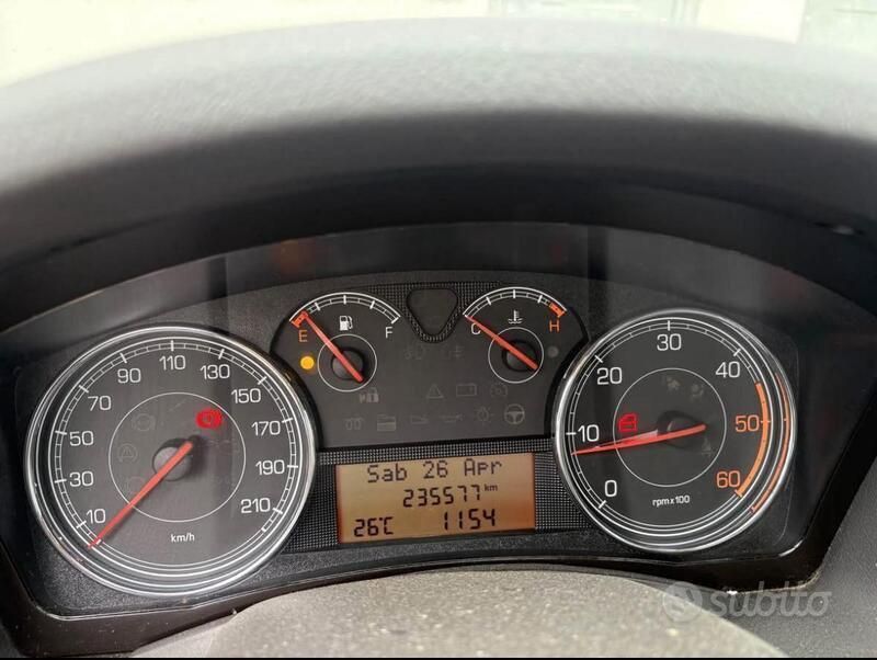 Usata Fiat Croma 150 CV (110 kW) 2010 Nero Station wagon