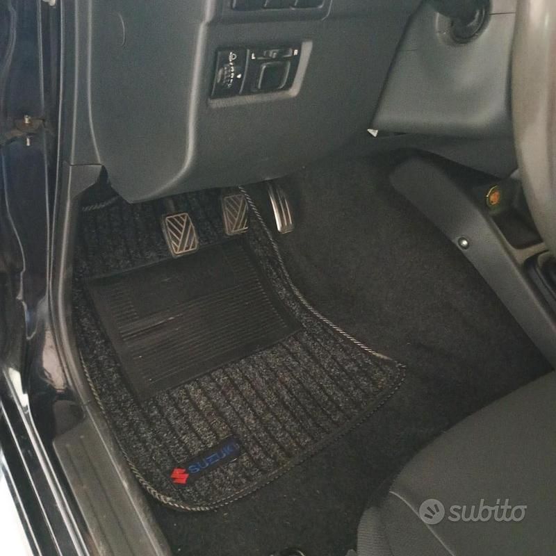 Usata Suzuki Jimny 85 CV (62 kW) 2007 Nero SUV