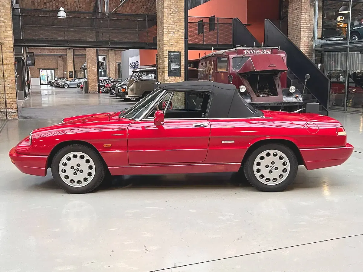Usata Alfa Romeo Spider 120 CV (88 kW) 1992 Rosso Cabrio