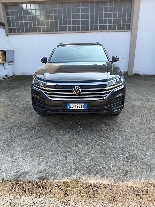 Usata VW Touareg Elegance 231 CV (169 kW) 2021 Nero SUV