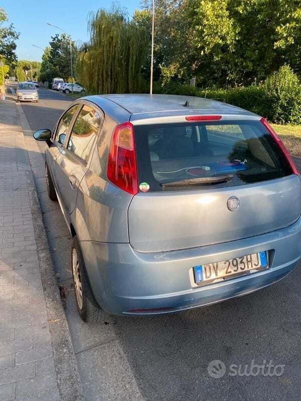 Usata Fiat Grande Punto 77 CV (56 kW) 2009 Bianco Utilitaria