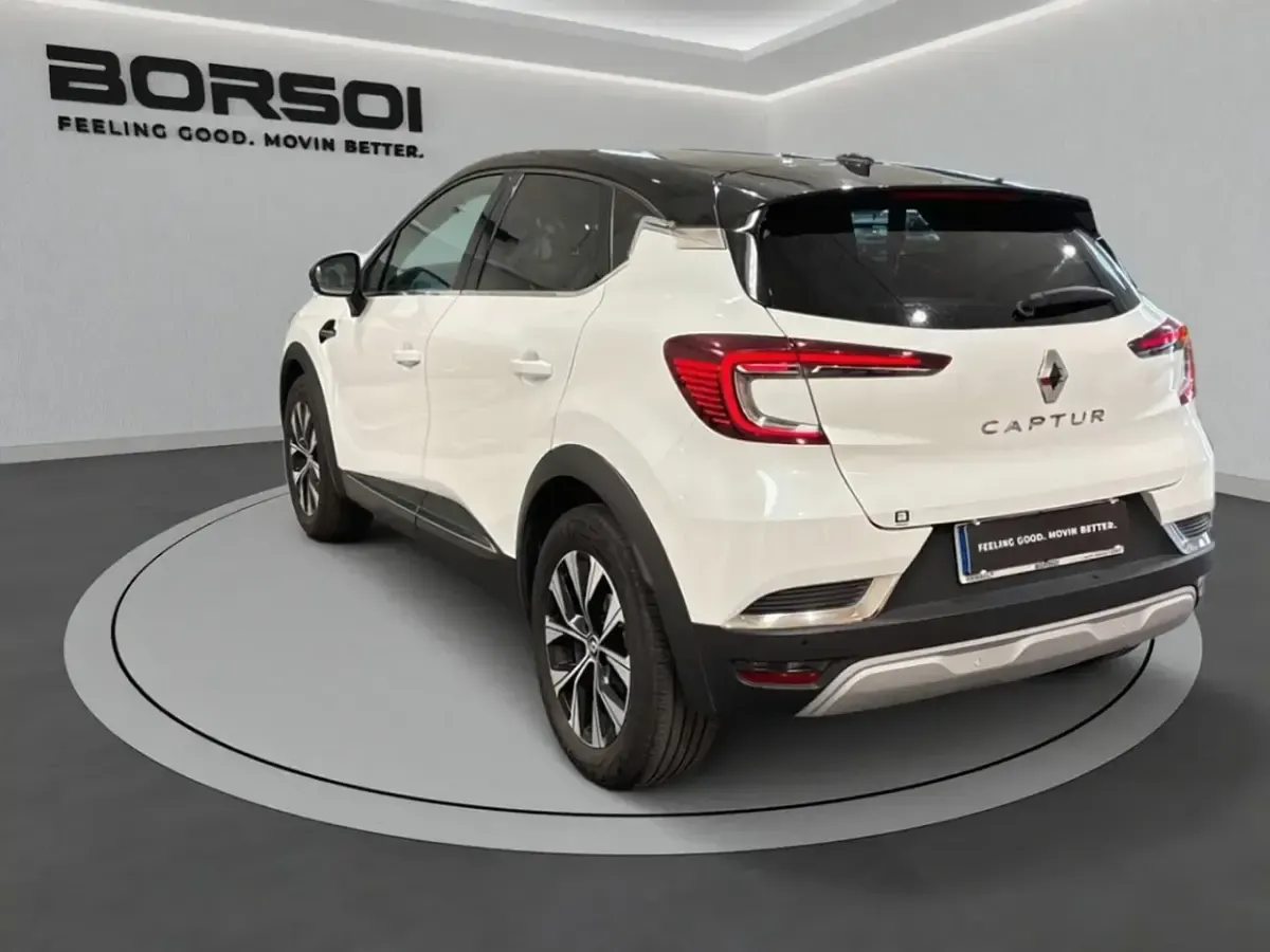 Usata Renault Captur Techno 101 CV (74 kW) 2023 Bic.bianco/tetto nero SUV