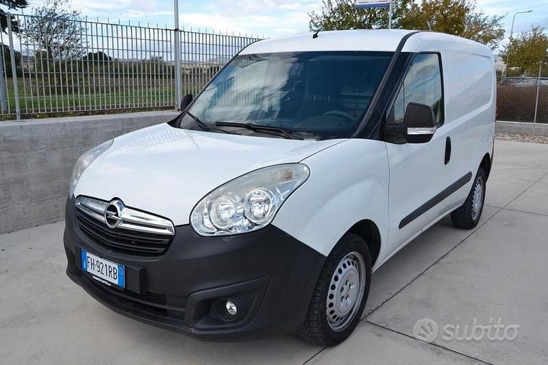Usata Opel Combo 120 CV (88 kW) 2017 Bianco Furgone