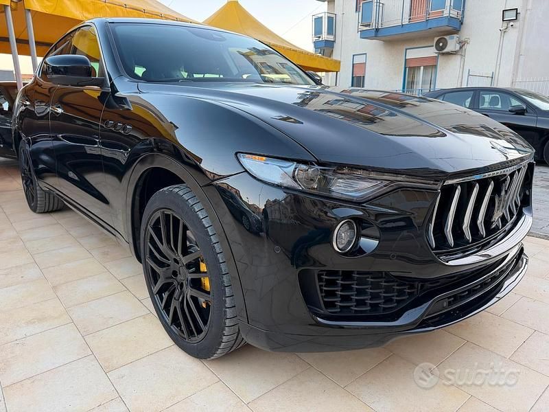 Nero Usata 2017 Maserati Levante SUV | 31.900 € (Buon prezzo) - Immagine 1/4