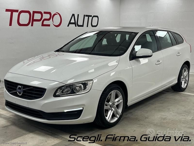 Usata Volvo V60 Kinetic 120 CV (88 kW) 2017 Bianco Station wagon