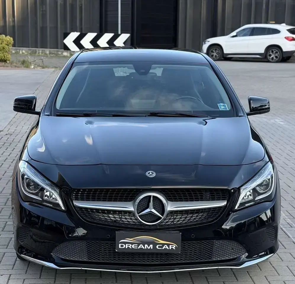 Usata Mercedes CLA200 Shooting Brake 136 CV (100 kW) 2017 Nero Station wagon