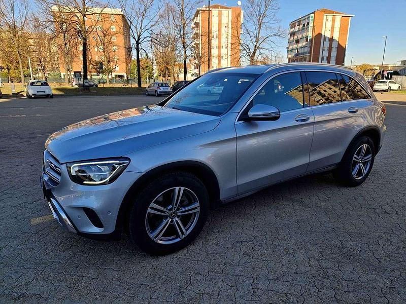 Usata Mercedes GLC200 163 CV (119 kW) 2022 Argento SUV