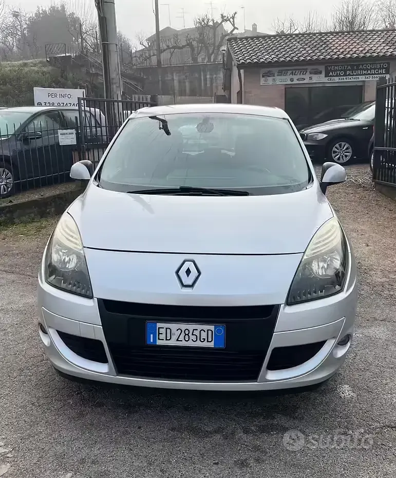 Usata Renault Scenic E-Tech 110 CV (80 kW) 2010 Grigio Monovolume