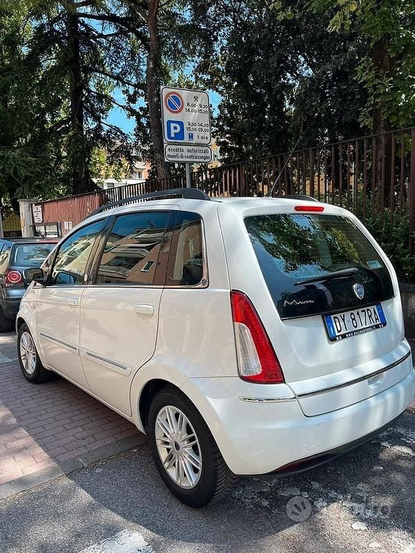 Bianco Usata 2009 Lancia Musa Monovolume | 5800 € - Immagine 1/4