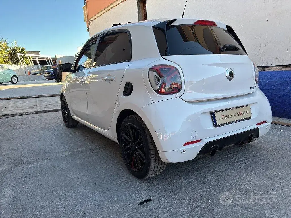 Usata Smart ForFour Brabus Xclusive 109 CV (80 kW) 2017 Bianco Utilitaria