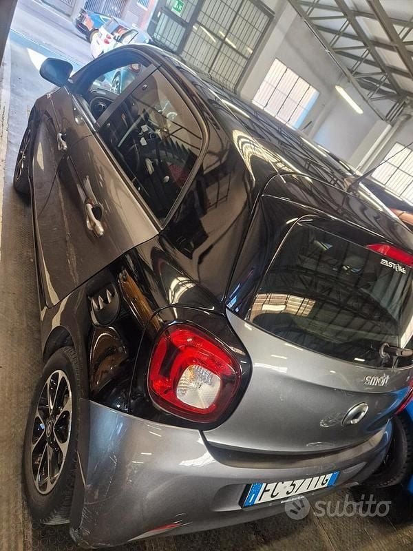 Usata Smart ForFour Passion 71 CV (52 kW) 2016 Grigio Utilitaria