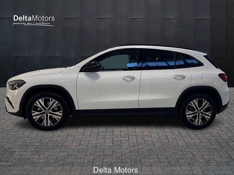 Nuova Mercedes GLA200 150 CV (110 kW) 2025 Nero SUV