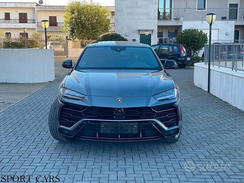 Usata Lamborghini Urus 650 CV (478 kW) 2020 Grigio SUV