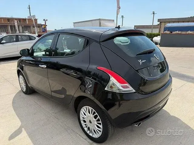 Usata Lancia Ypsilon Gold 69 CV (50 kW) 2016 Nero Utilitaria