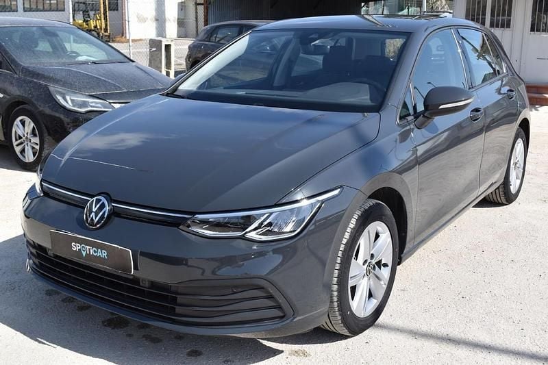 Usata VW Golf VIII Life 116 CV (85 kW) 2022 Grigio Berlina