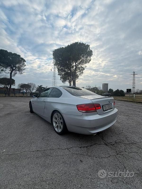 Usata BMW 330 231 CV (169 kW) 2006