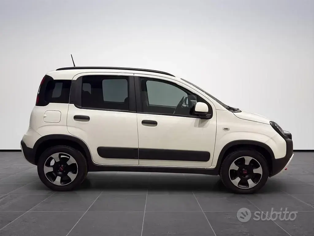 Usata Fiat Panda Cross Cross 70 CV (51 kW) 2024 Bianco Utilitaria