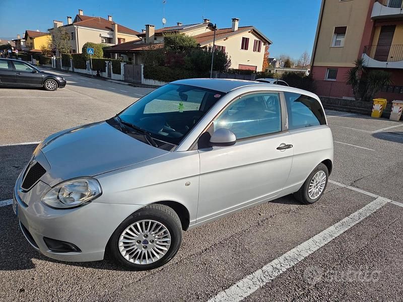 Usata Lancia Ypsilon 2011 Utilitaria