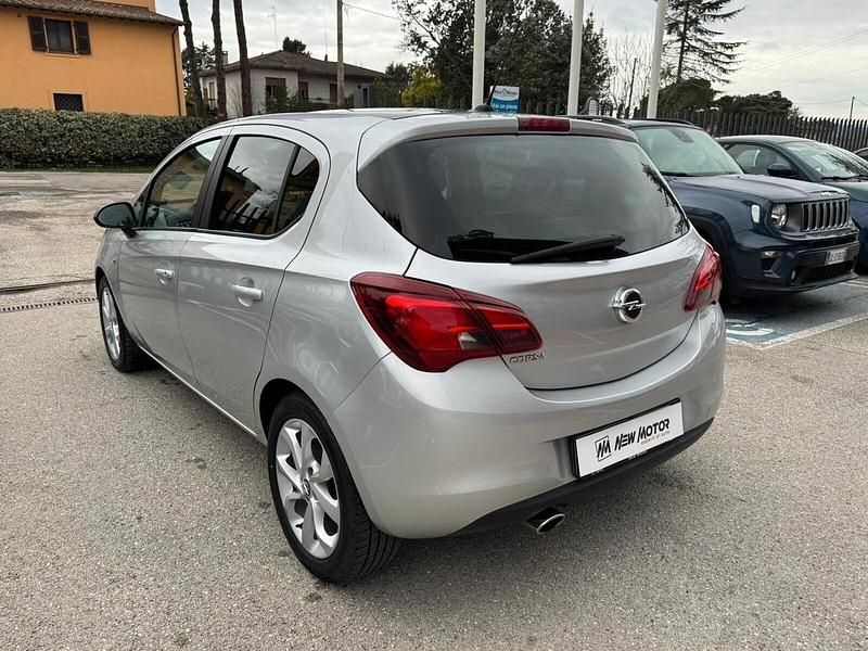 Usata Opel Corsa 90 CV (66 kW) 2016 Argento Utilitaria