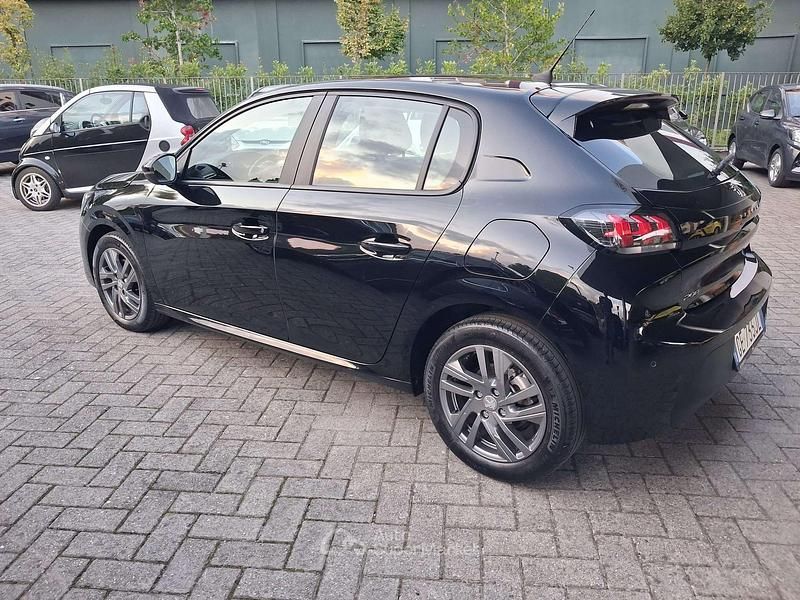 Usata Peugeot 208 Allure 101 CV (74 kW) 2021 Nero Utilitaria