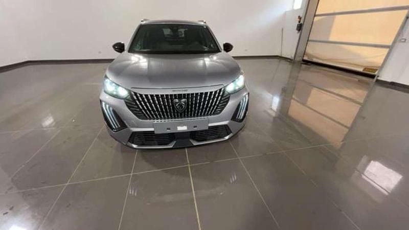 Usata Peugeot 2008 Allure 131 CV (96 kW) 2025 Grigio metallizzato SUV