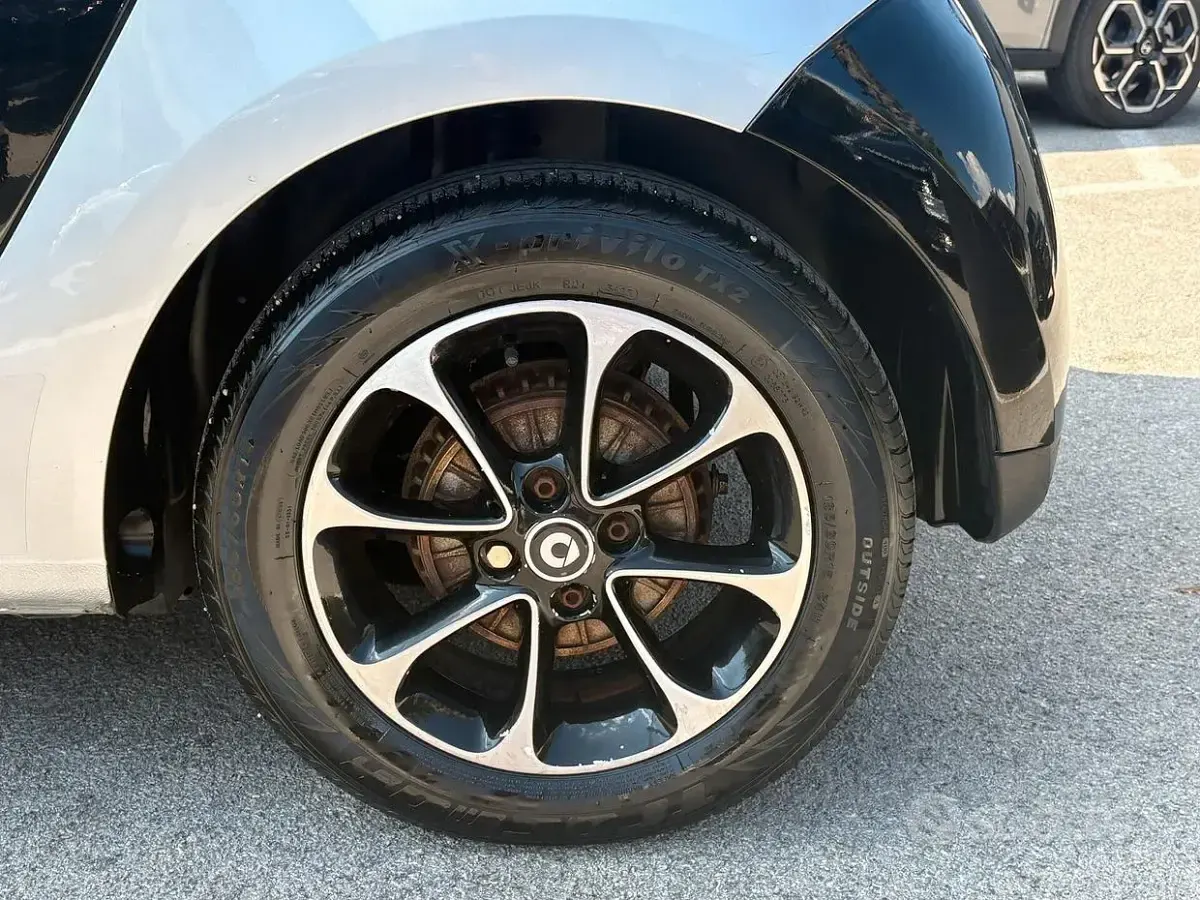 Usata Smart ForFour Passion 71 CV (52 kW) 2016 Nero Utilitaria