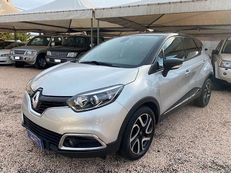 Usata Renault Captur Intens 90 CV (66 kW) 2016 Grigio SUV